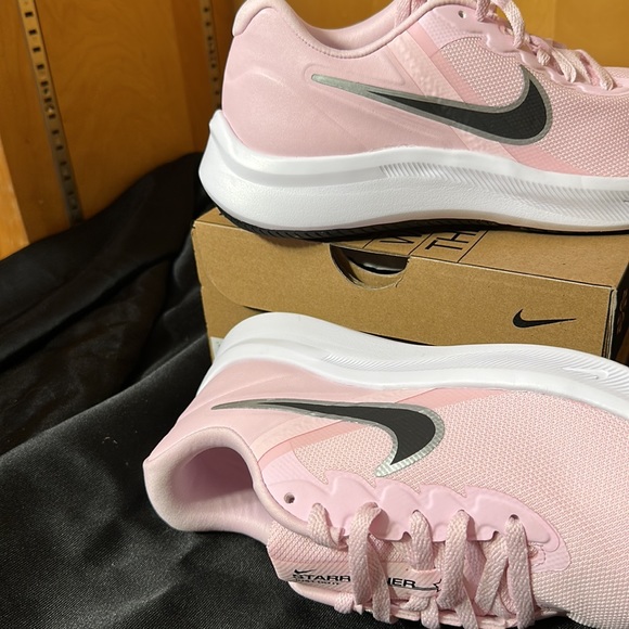 Nike Star Runner 3 (GS) Athletic Shoes - Picture 7 of 10